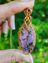 Load image into Gallery viewer, Stitchitite in Bronze