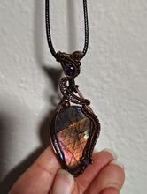 Load image into Gallery viewer, Spectrolite Transformation Amulet