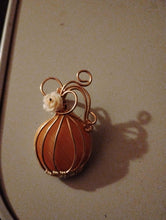 Load image into Gallery viewer, 10/18 Pumpkin Wire Pendant Workshop
