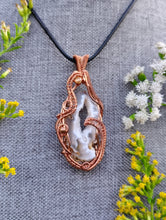 Load image into Gallery viewer, Occo Geode Amulet
