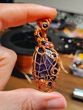 Load image into Gallery viewer, Purpurite Spider Amulet
